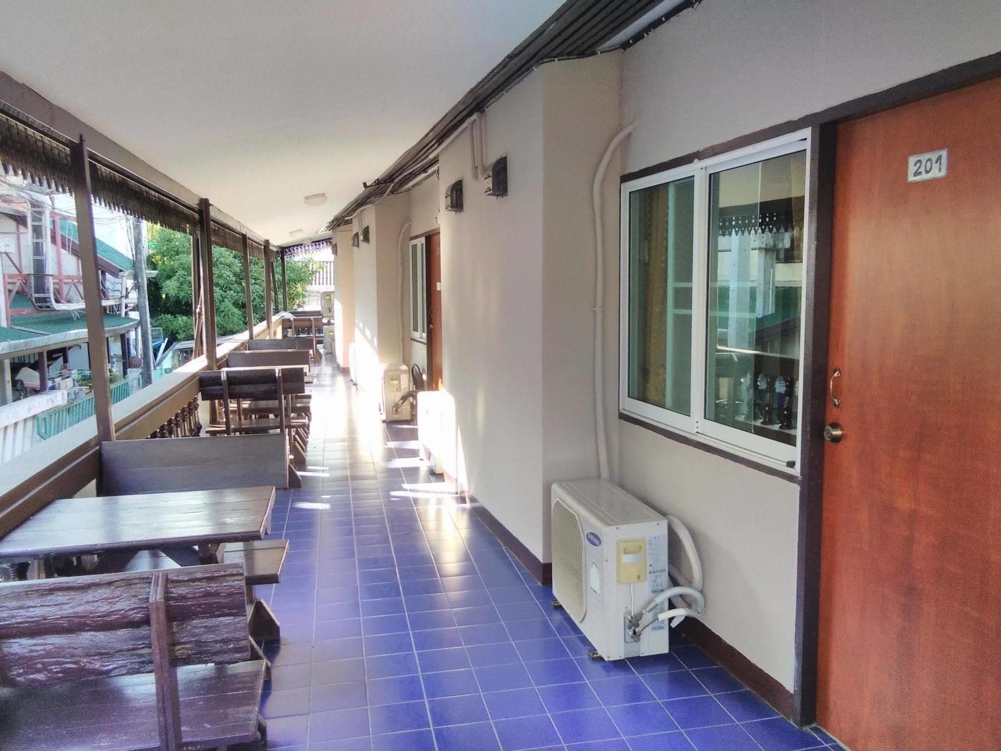 North Star Guest House Chiang Mai Bagian luar foto