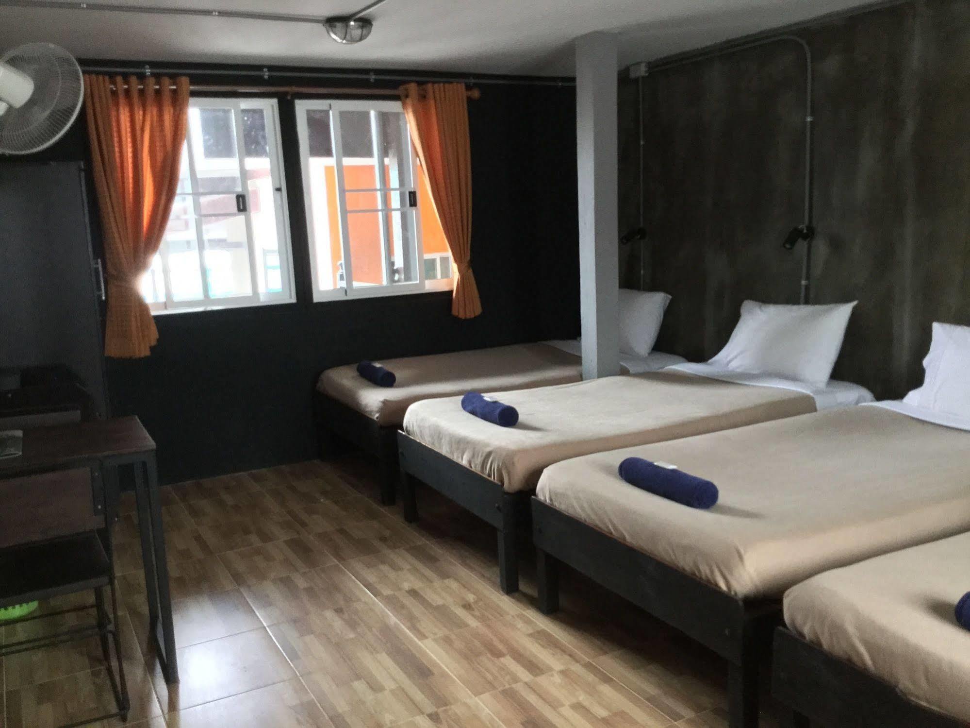 North Star Guest House Chiang Mai Bagian luar foto