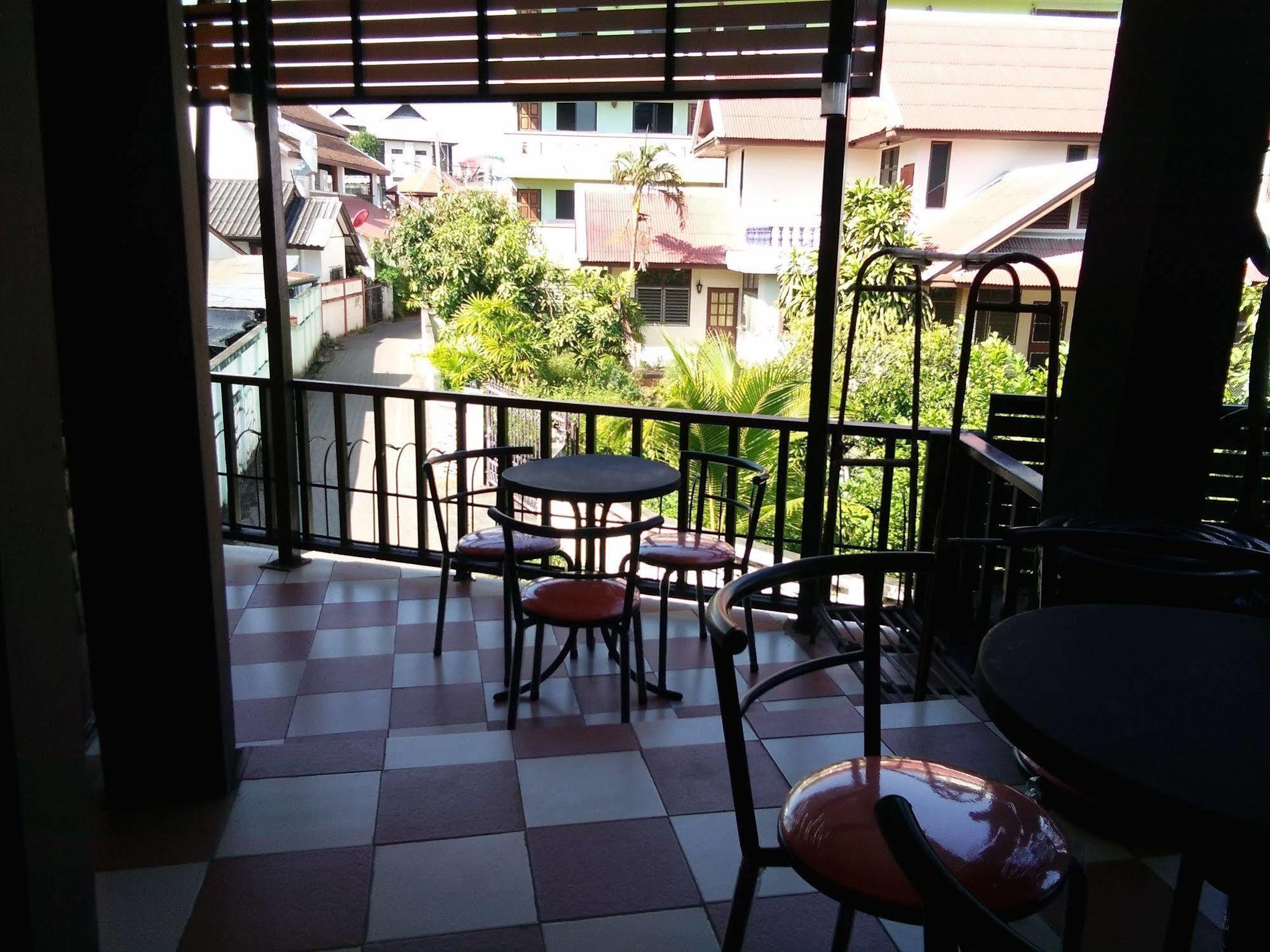 North Star Guest House Chiang Mai Bagian luar foto